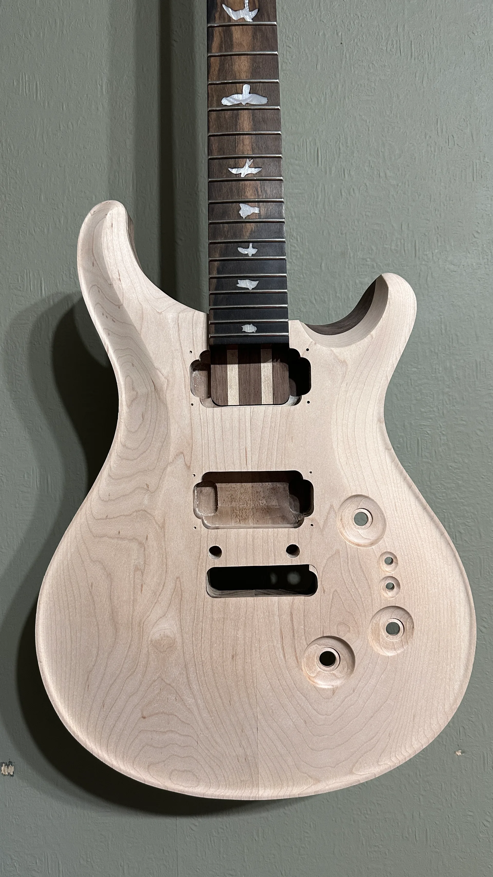 Acabado y pulido premium de instrumento custom